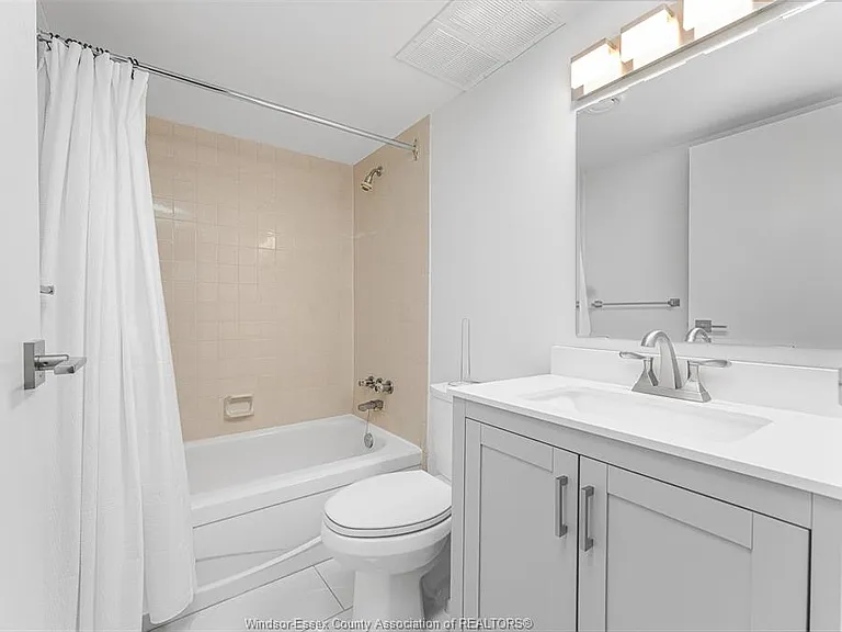 380 Pelissier St #1103 — Photo 22