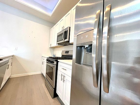 5th image of 1446 N Franklin St #4C