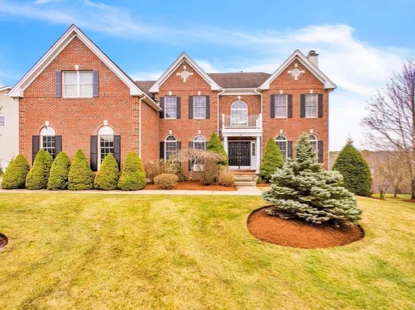 45 Endean Dr, East Walpole, MA 02032