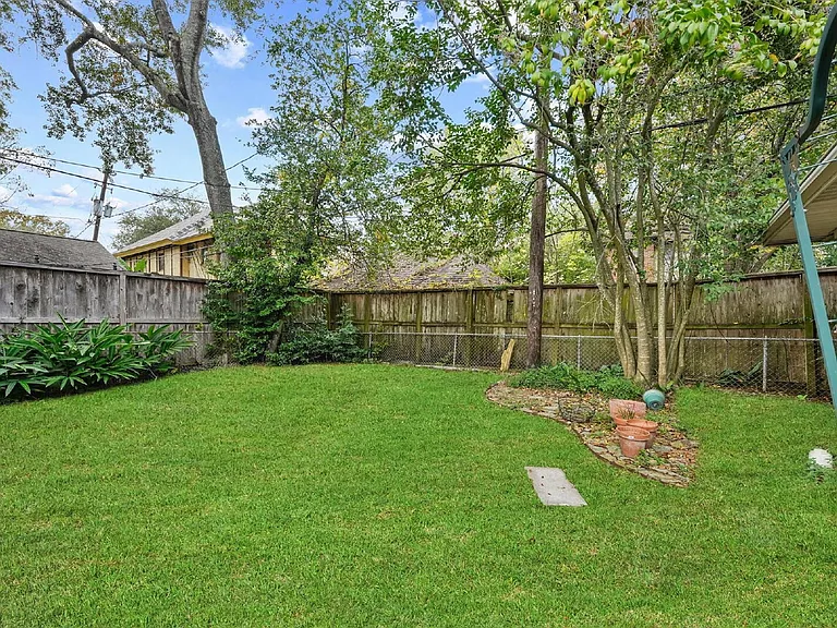 2052 Addison Rd — Photo 15