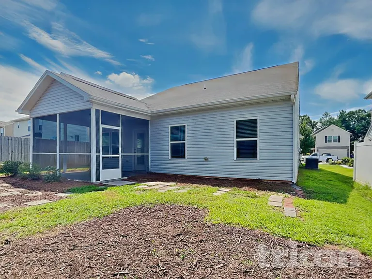 1064 Bitting Hall Cir — Photo 17