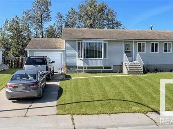 715 3rd Ave, Fox Creek, AB T0H 1P0