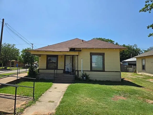 2514 Buchanan St