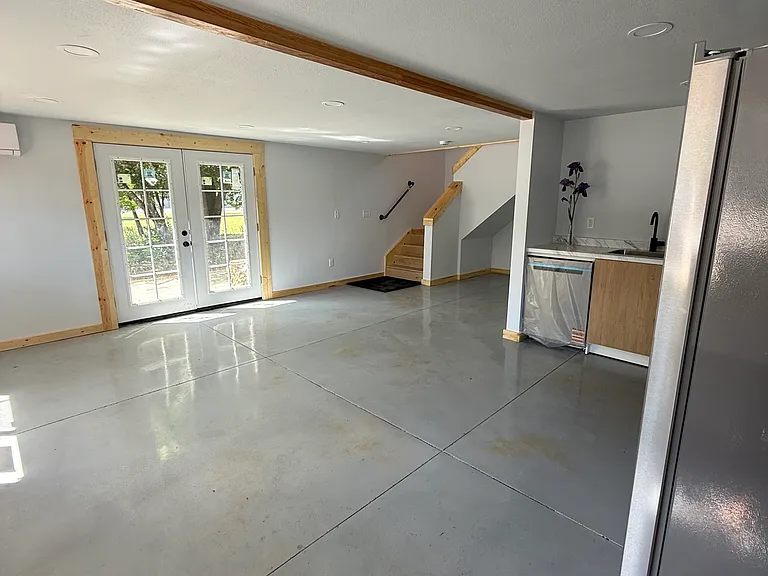322 SW Washington St — Photo 6