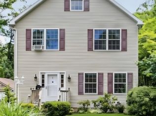 12 Lake Dr, New City, NY 10956