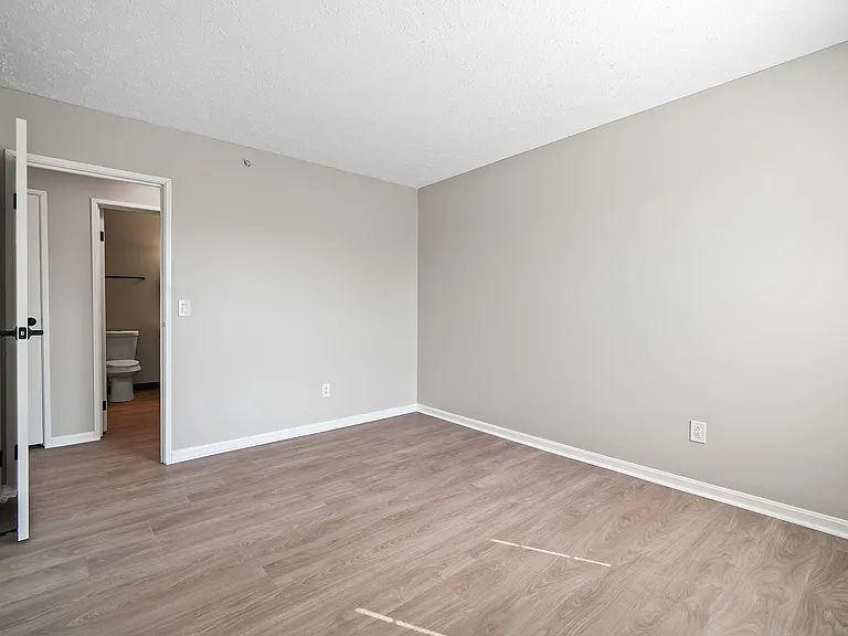 Cherry Tree Village Apartments — Photo 190