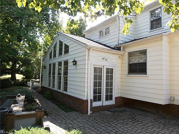 5th image of 1035 Eastlawn Dr