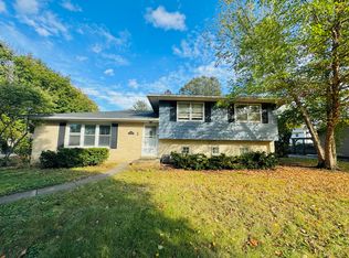 1136 Laurel Ln, Naperville, IL 60540