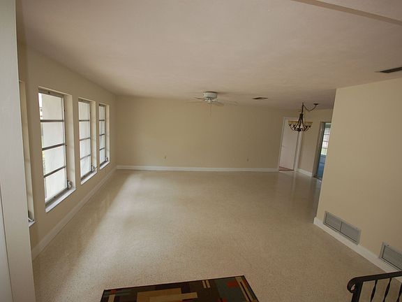 4th image of 6500 Bear Lake Cir