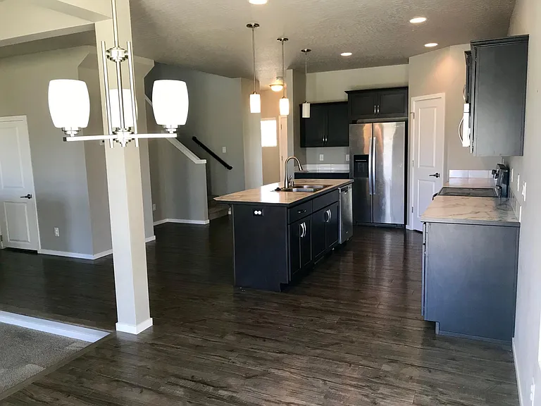 2060 N Oakland St — Photo 12
