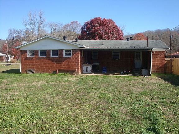 2nd image of 616 Green River Dr S #0