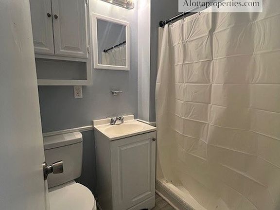 5th image of 3250 Willard Dr Unit 1