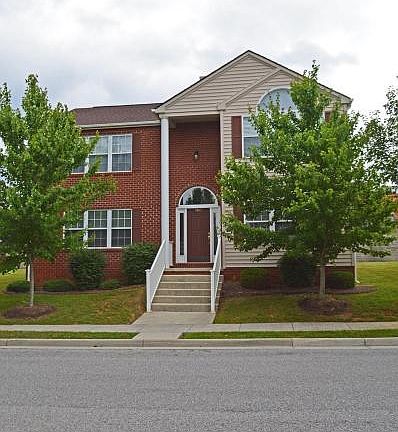 2nd image of 1740 Lions Dr