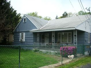 1447 Bunting St, Pottsville, PA 17901