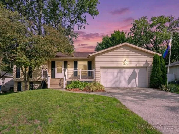 2665 Burton St SE, Grand Rapids, MI 49546