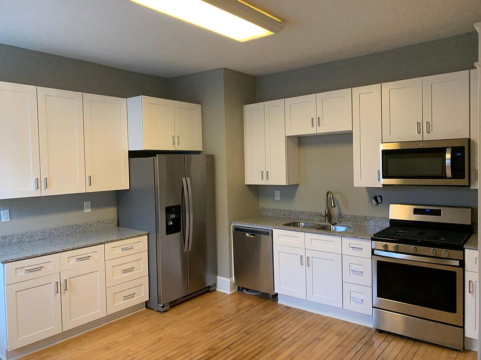 Large, bright kitchen