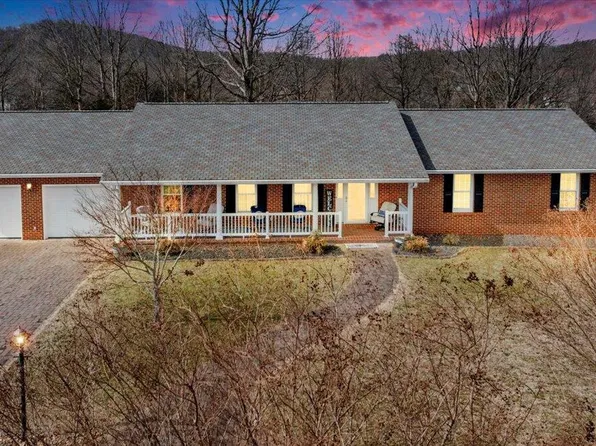 109 Baymeadow Ln, Vinton, VA 24179