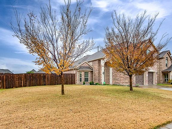 3rd image of 1208 Warbler Dr
