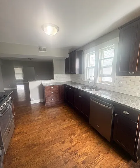 267 Eastern Ave SE #2 — Photo 2