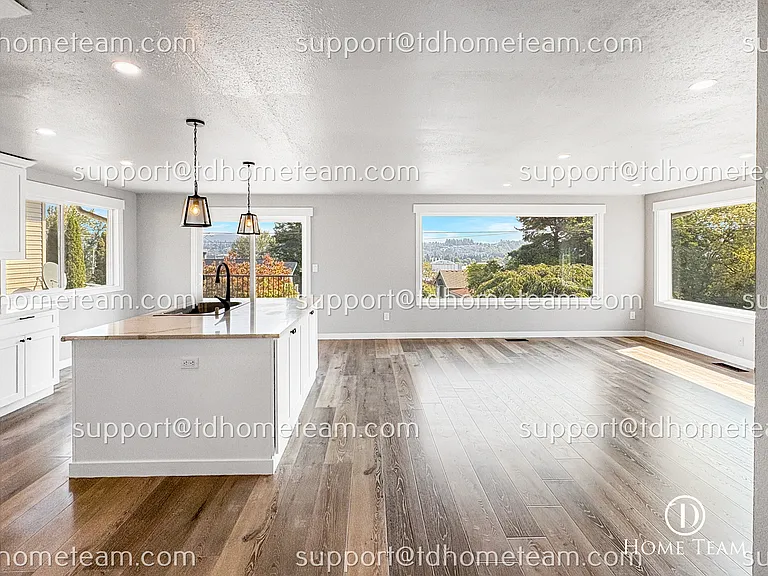 405 Maple Ave NW — Photo 3