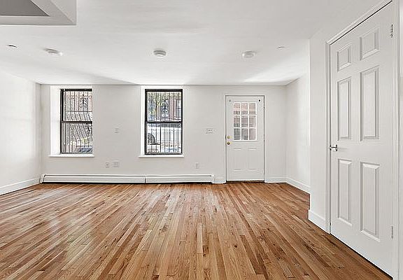 3rd image of 45 W 126th St