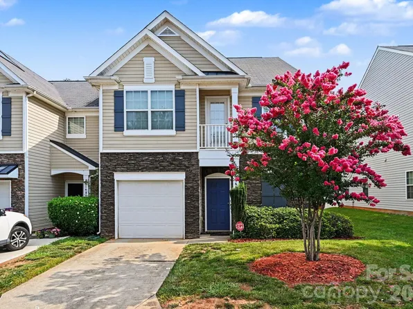 2166 Shady Pond Dr, Clover, SC 29710