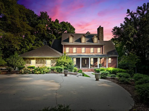 155 Wilson Ct, Muscle Shoals, AL 35661