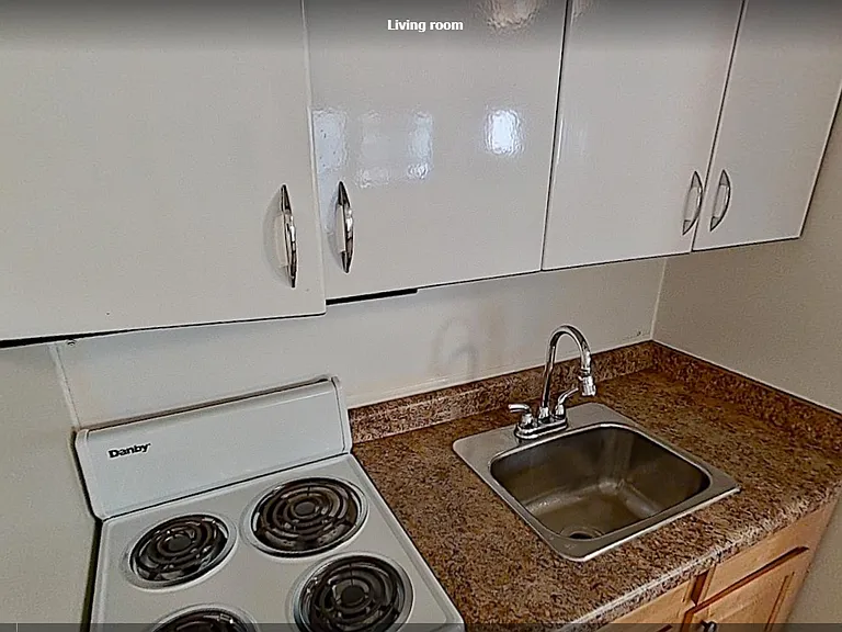 507 N Linn St #4 — Photo 3