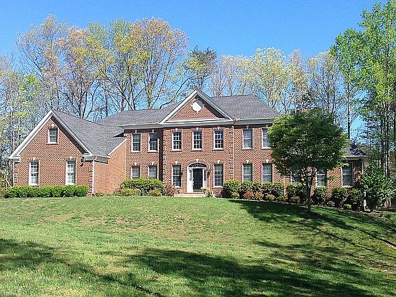 3rd image of 7709 Kennett Ct