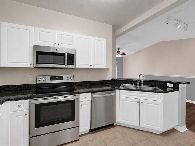 343 SE Rogers Ct — Photo 29