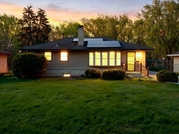5918 Admiral Ln N, Minneapolis, MN 55429