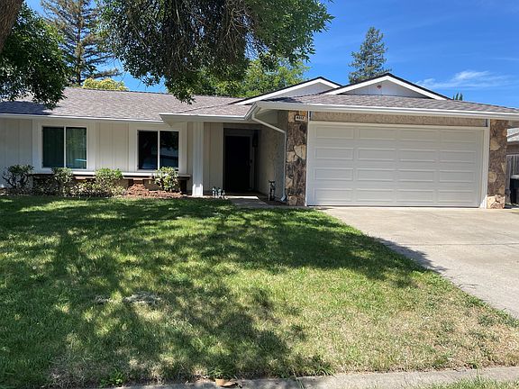 2nd image of 4012 Ashgrove Way