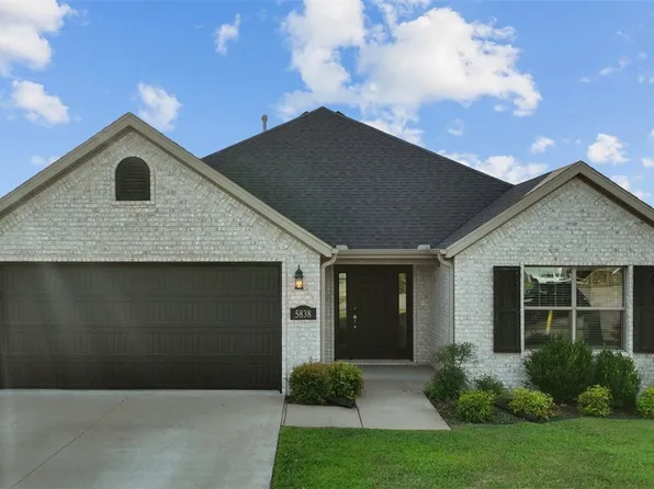 5838 W Mecklin St, Fayetteville, AR 72704