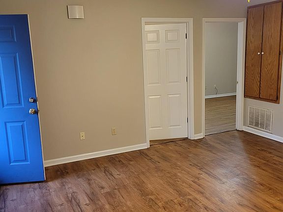 5th image of 122 Wedgewood Dr #10