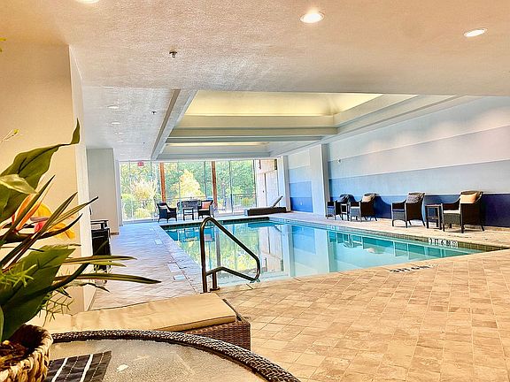 5th image of 2801 Wexford Dr APT 301