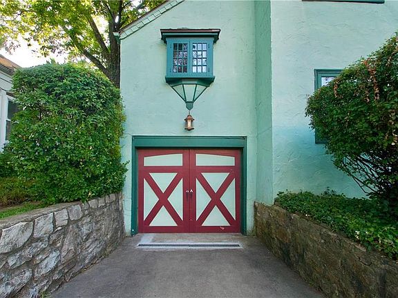 3rd image of 5419 Oak St