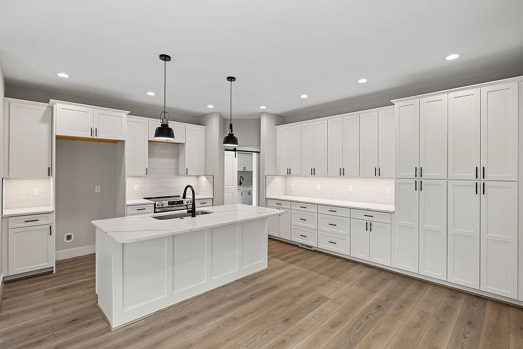 2212 Cambridge Place — Photo 4