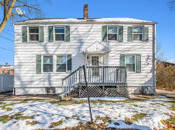 105 Maple Ct, Buchanan, MI 49107