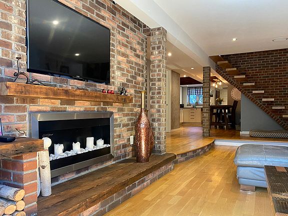 4th image of 6156 71st St Unit 1