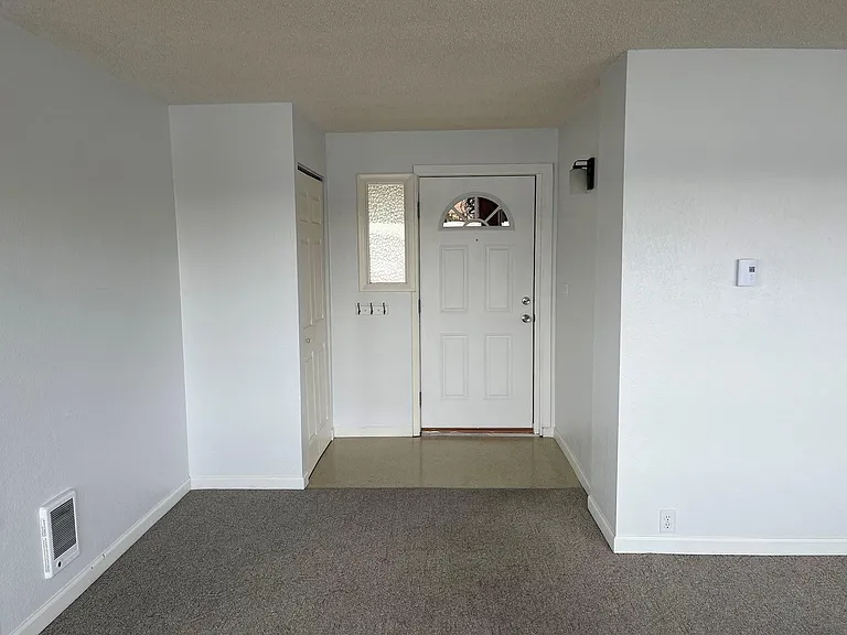 618 Washington Ave #4 — Photo 10