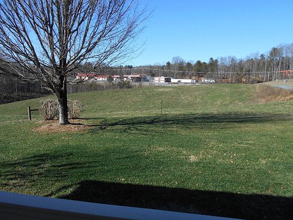 3rd image of 5139 W Us Highway 421