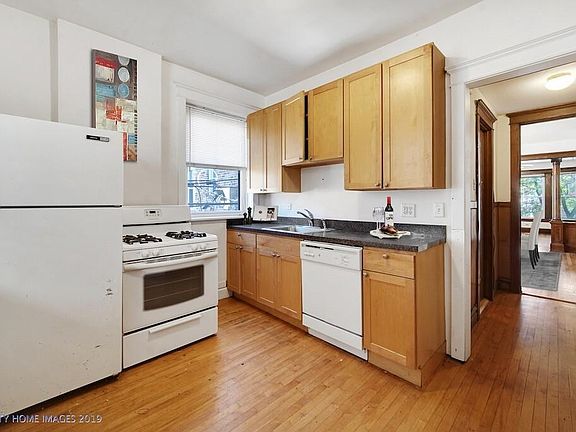4th image of 2774 N Kenmore Ave #G06c