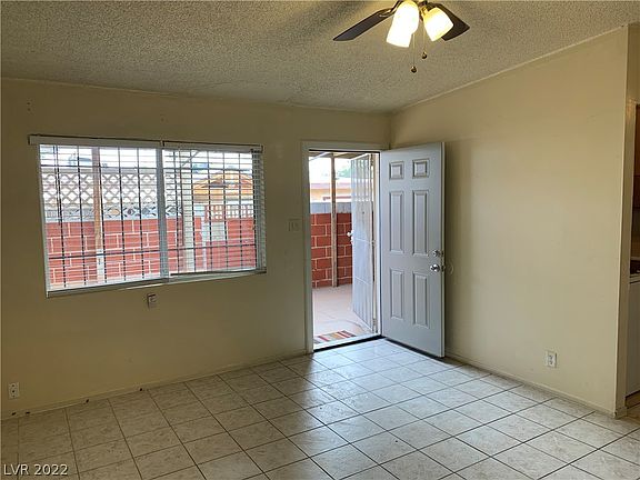 4th image of 1901 Stewart Ave #D