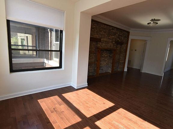 2nd image of 3802 N Pine Grove Ave APT 1