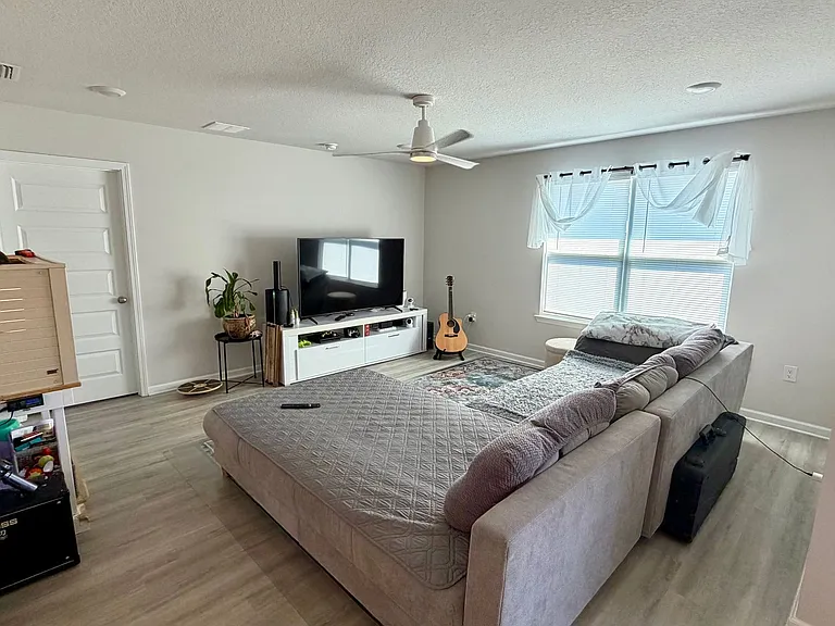 250 Boggy Creek Way — Photo 6