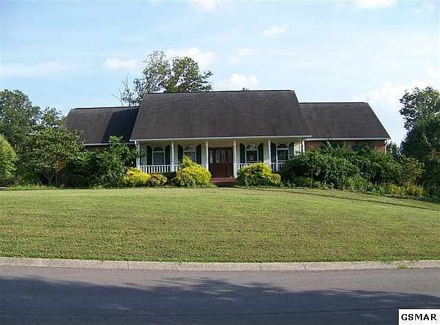 1st image of 619 Horseshoe Ln