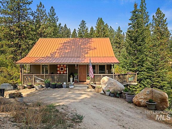 3rd image of 70 Castle Mountain Dr