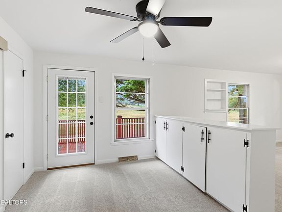 5th image of 1438 W Hunt Rd