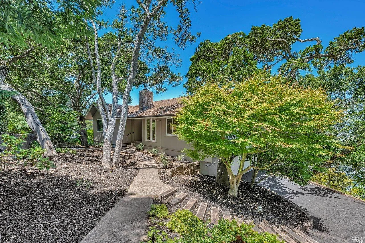 25 Sunnyside Avenue photo 1