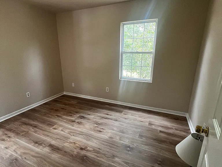692 Pilgrim Ford Ct — Photo 17